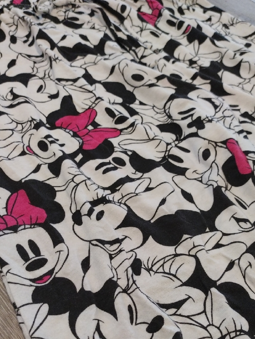 Minnie Mouse Black & Pink Pajama Pants - Picture 7 of 14